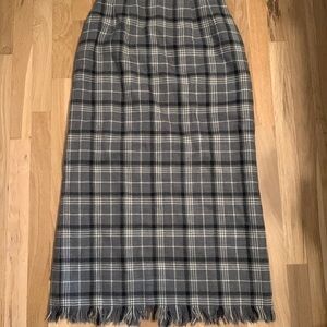 Harvé Bernard Sport Vintage 100% Wool Skirt Lined Gray Plaid w/ Fringe Women’s 8